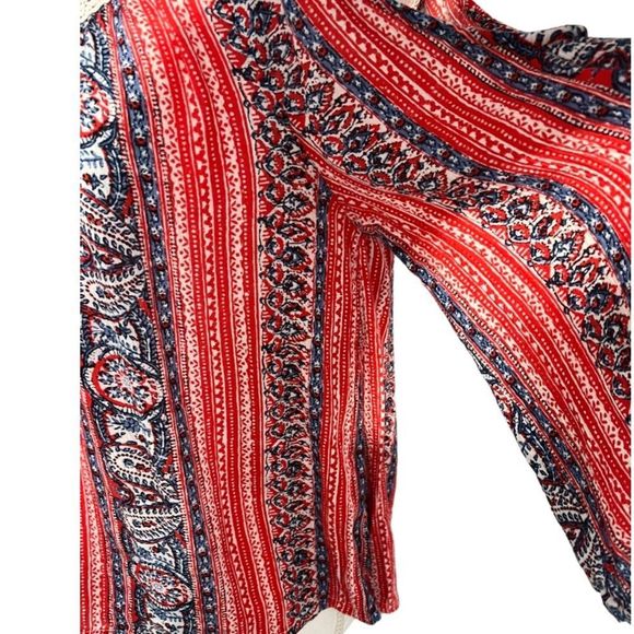 Hollister size L cold shoulder gauzy top with double v-neck & bell sleeves EUC - Picture 7 of 14